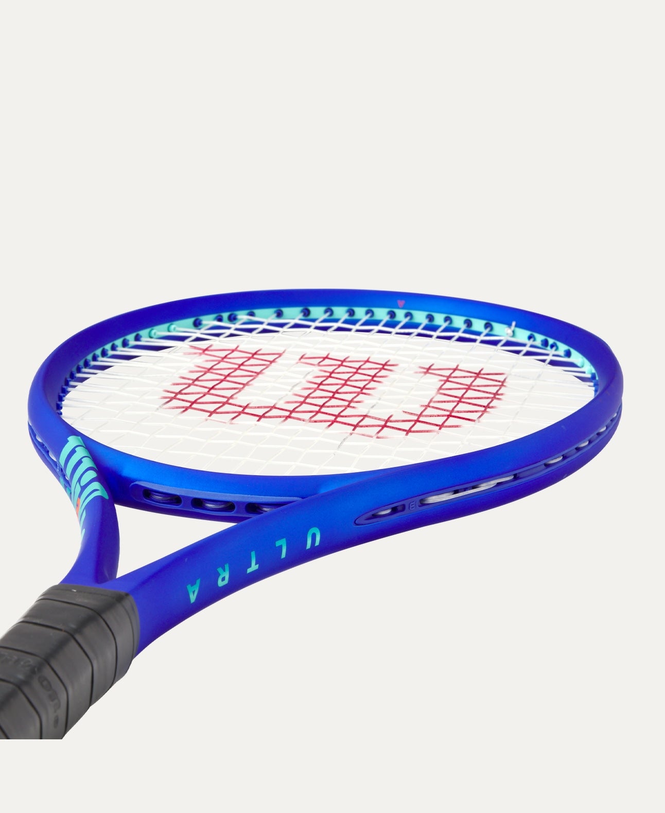Wilson Ultra 100L V5 Tennis Racket